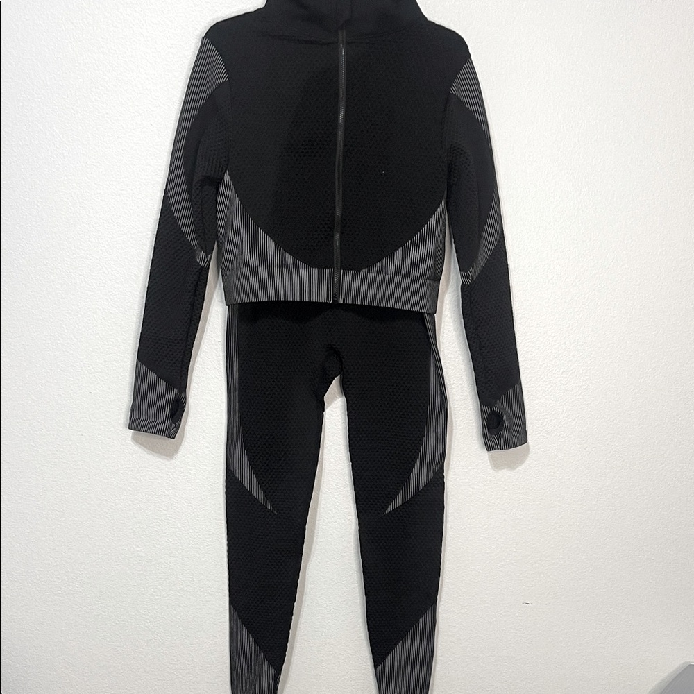 Black and Gray Activewear Set Size Large EUC